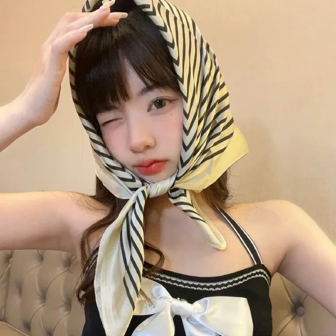 与一位女士合影 高清在线观看